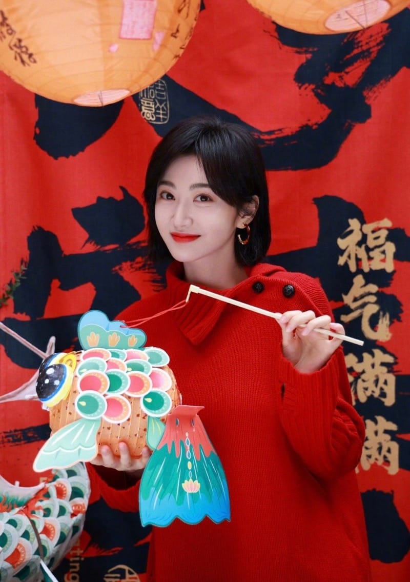 Праздничные фото китайских звёзд в Weibo 2 часть