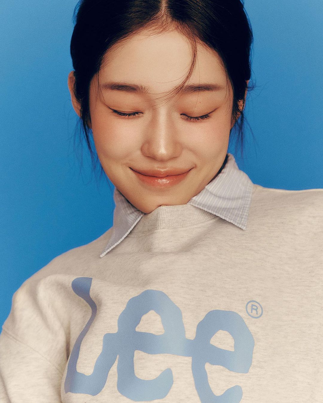 Актриса Ро Юн Со представила весеннюю коллекцию бренда Lee