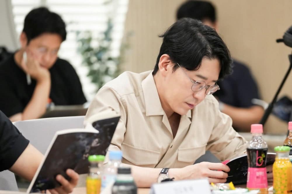 Хван Джон Ым, Ом Ки Джун, Ли Ю Би и другие посетили чтение сценария дорамы «Сбежавшая семерка 2»