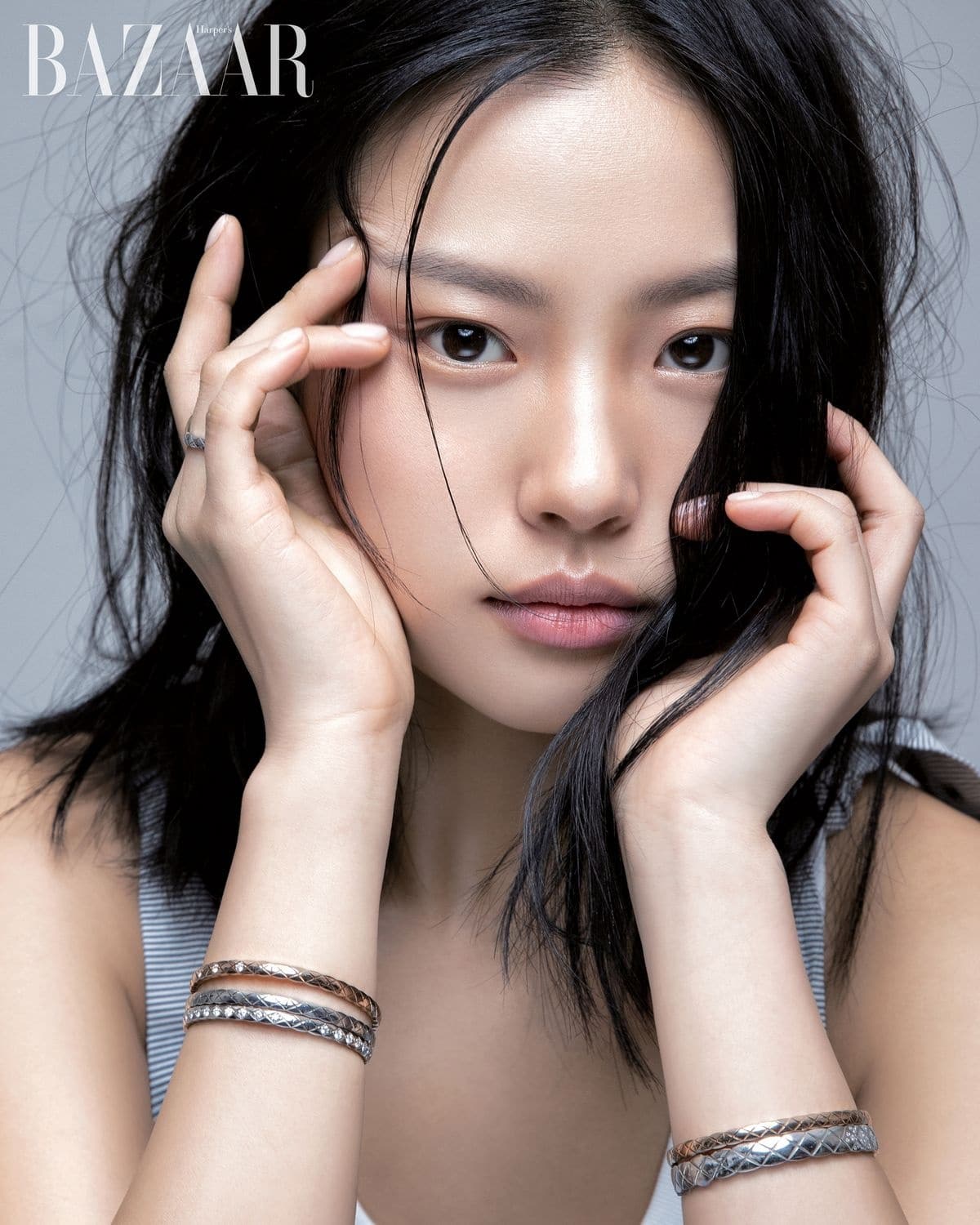 Го Мин Ши демонстрирует невинную красоту в фотосессии для Harper's Bazaar