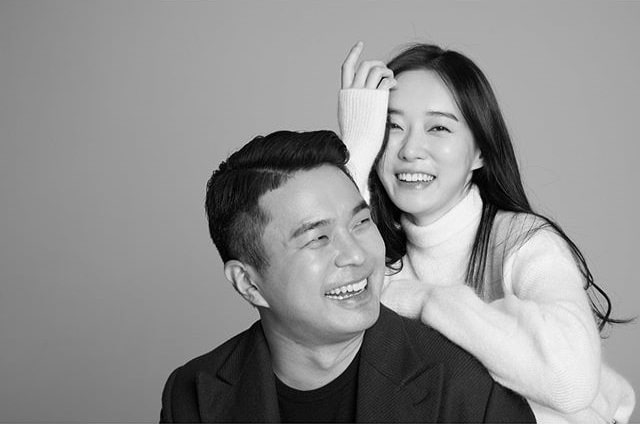 Чон Джун (47) и Ким Ю Джи (29) расстались спустя 4 года