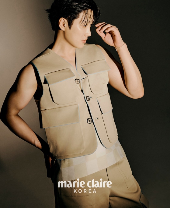 Харизматичный Ан Бо Хён в фотосессии для апрельского номера Marie Claire