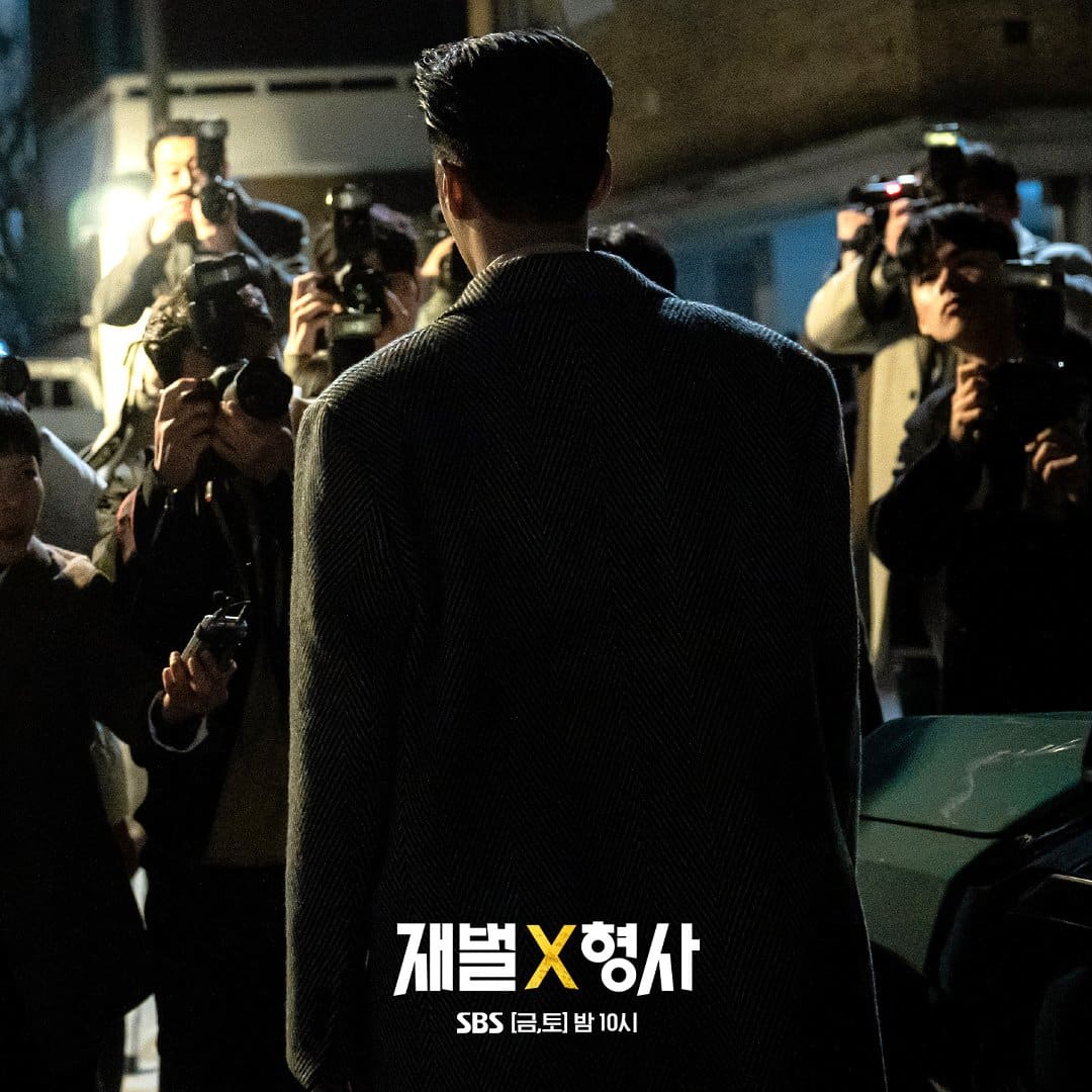 Ан Бо Хён оказывается в центре нескольких скандалов в дораме "Чеболь против детектива"