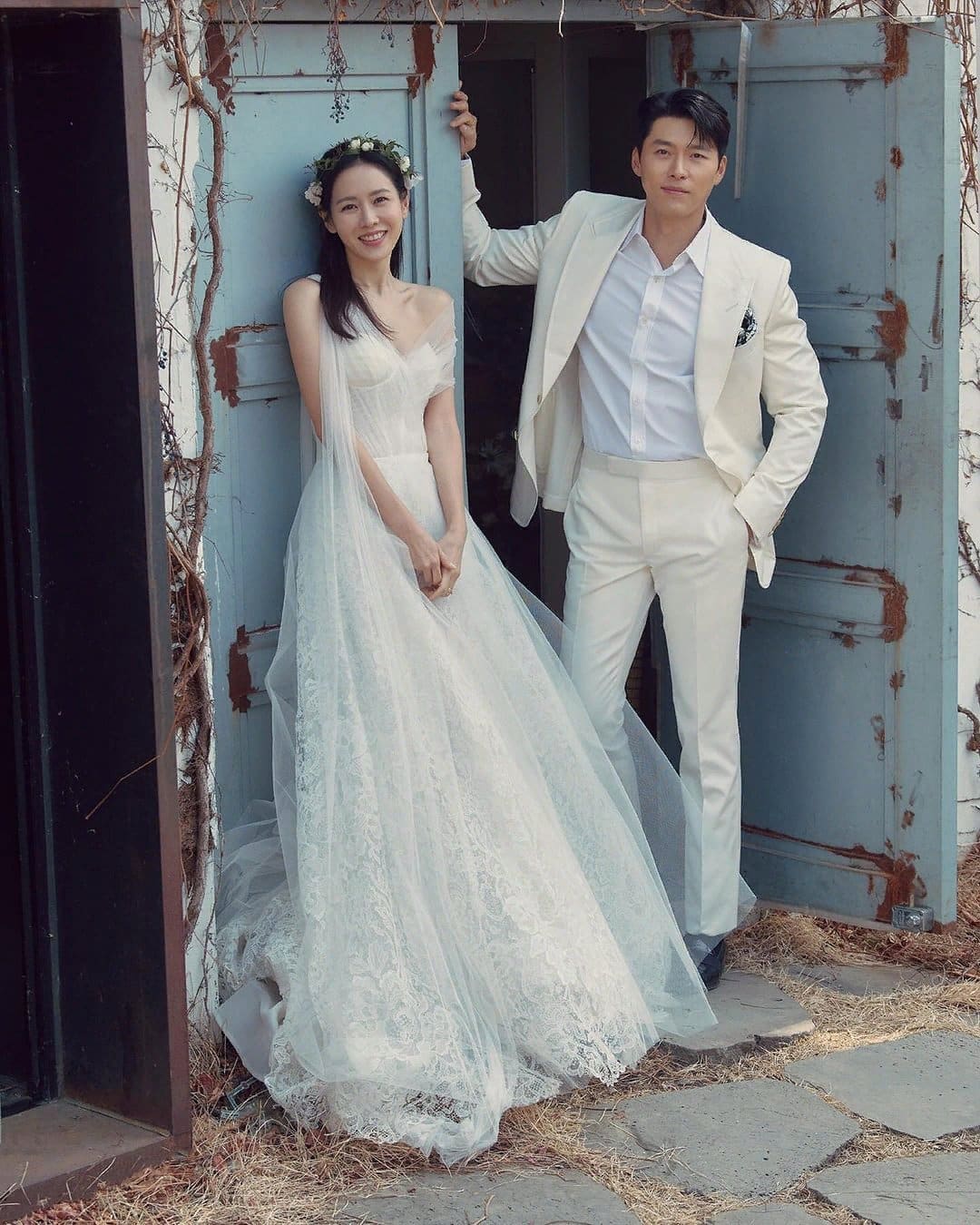 Сон Е Джин празднует 2-ю годовщину свадьбы с Хён Бином и делится великолепными фотографиями
