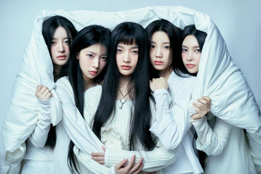 ILLIT представляет дебютный мини-альбом "Super Real Me" с концепт-фильмом и новыми фотографиями