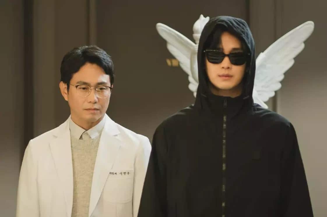 Ким Су Хён ходит к О Чон Се на терапию в дораме «Королева слёз»