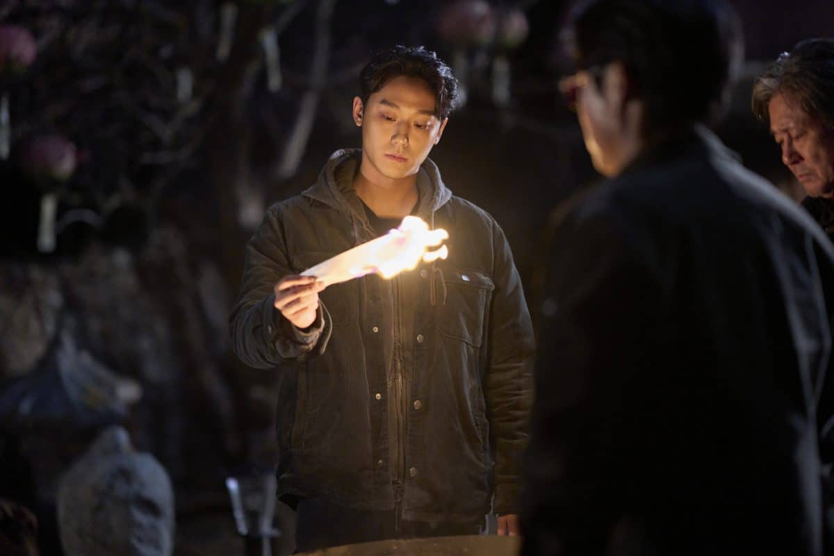 Ли До Хён рассказал о дебюте в фильме "Раскопанная могила", работе со старшими актерами и другом