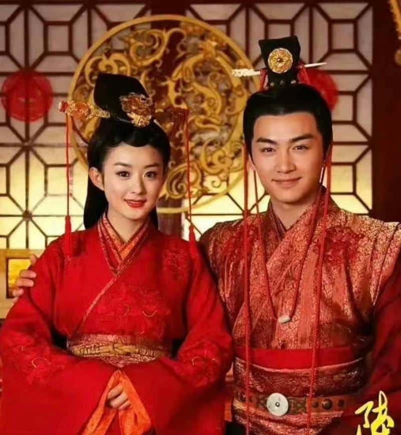 Нетизены уверены, что Чэнь Сяо разводится с Чэнь Янь Си из-за Чжао Ли Ин