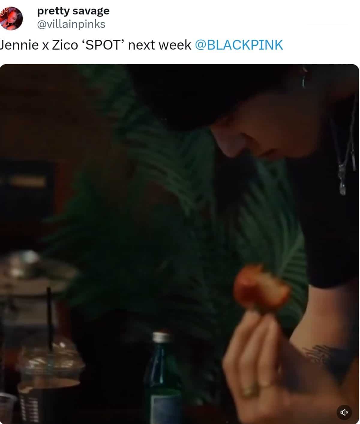 Зико поделился новыми фото с Дженни из BLACKPINK из студии