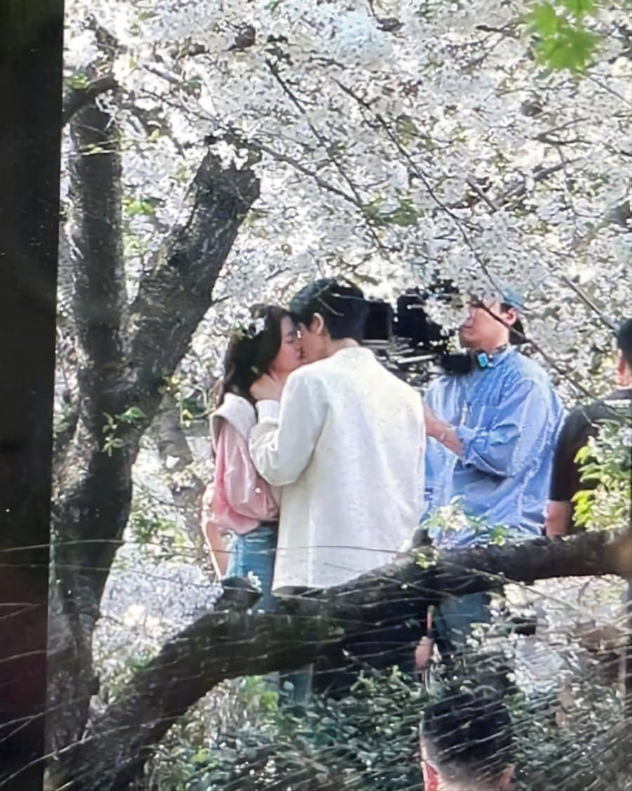 Чжан Лин Хэ и Сюй Жо Хань на съёмках дорамы "Лучшая вещь"