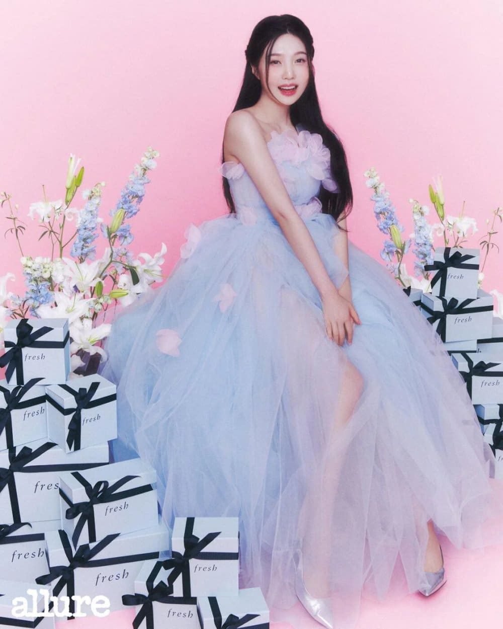 Джой из Red Velvet в новой весенней фотосессии "Allure Korea" для бренда ароматов Fresh
