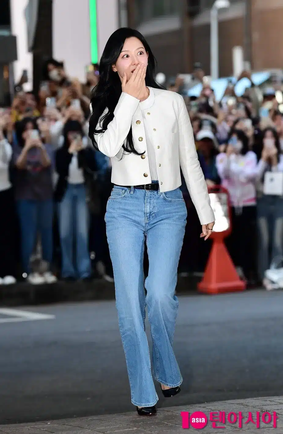 Колоссальный успех дорамы "Королева слёз": Ким Су Хён и Ким Джи Вон в шоке от количества фанатов