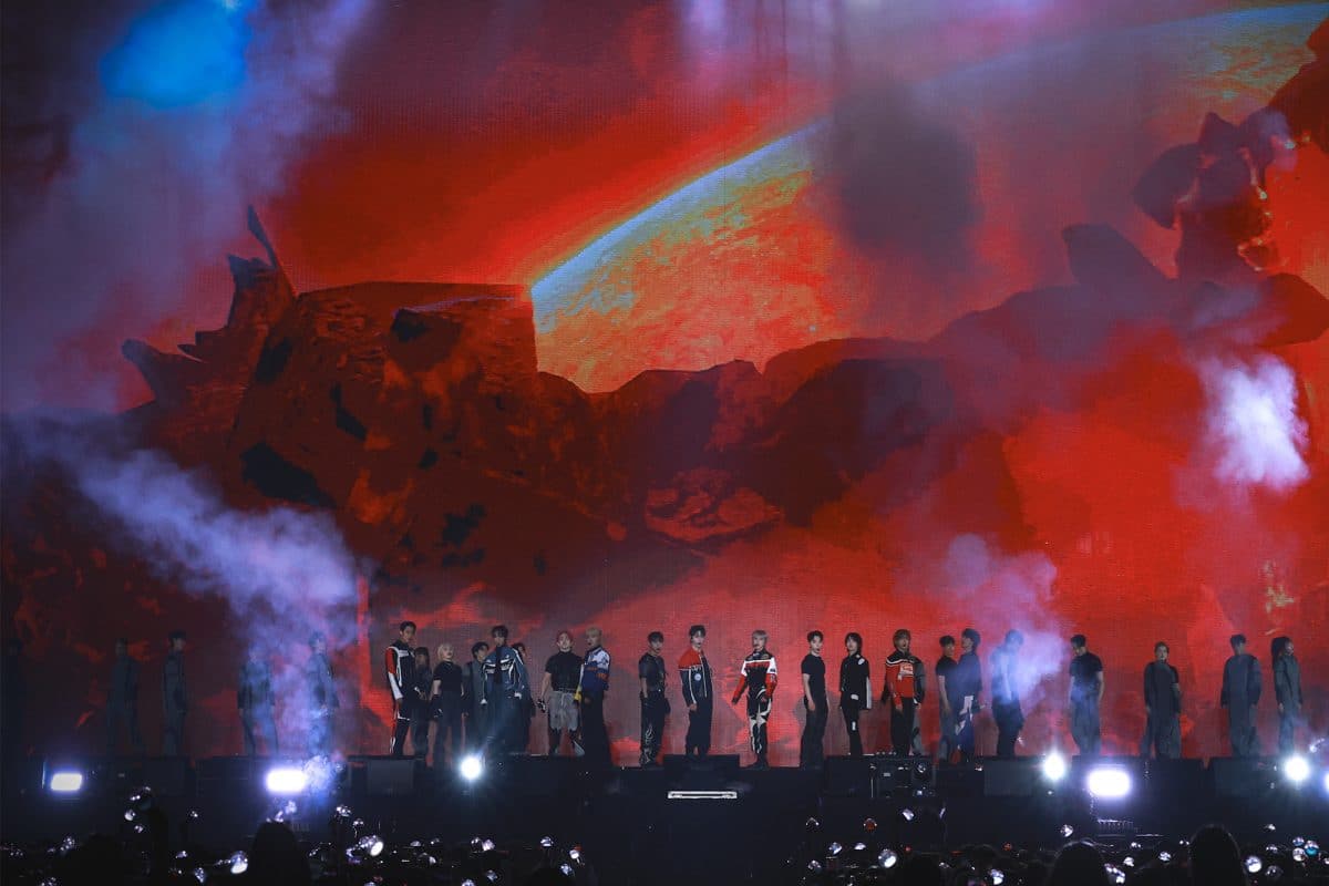 Эксклюзив: SEVENTEEN в полном составе сияют на концерте в рамках тура "FOLLOW" Again To Incheon