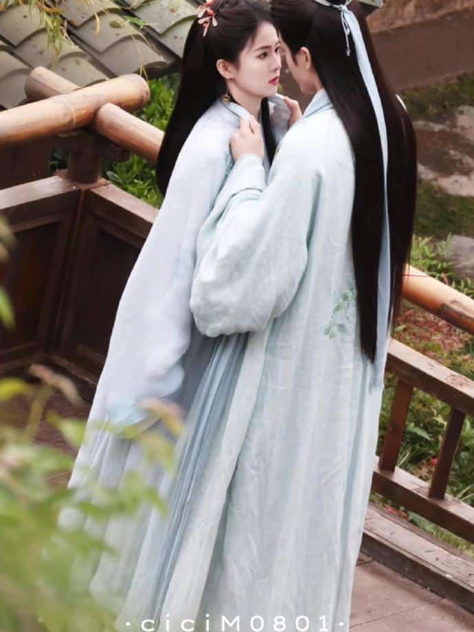 Цзэн Шунь Си властно поцеловал Бай Лу в шею на съёмках дорамы