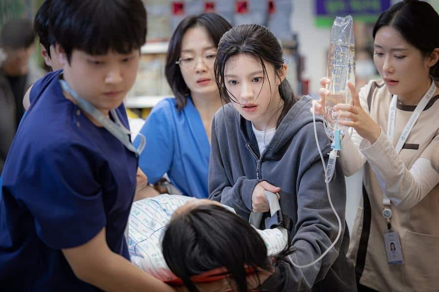 Сообщается, что премьера спин-оффа дорамы «Мудрая жизнь в больнице» перенесена на следующий год + комментарий tvN
