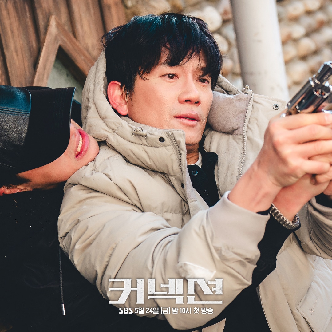 Джи Сон демонстрирует нереальную актерскую игру в схватке с опасным преступником в дораме «Связь»
