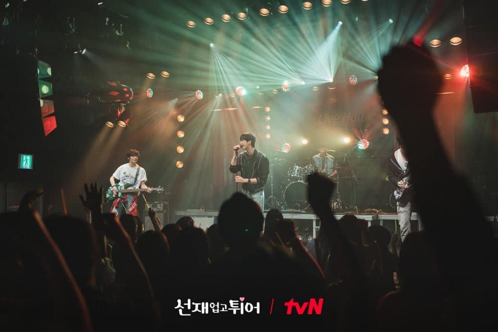 Фанаты дорамы tvN "Хватай Сон Джэ и беги" требуют, чтобы группа Eclipse продвигалась в реальной жизни