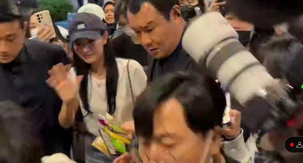 Ким Джи Вон призывает к безопасности на фоне хаотичной встречи в аэропорту