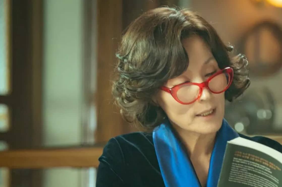 Ли Хе Ён - свекровь Ким Хи Сон, пишущая мистические романы в дораме «Горько-сладкий ад»