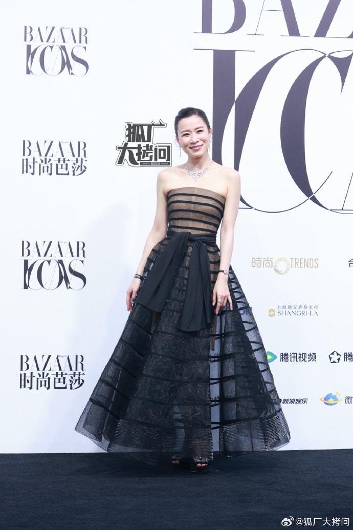 Китайские звёзды на ежегодной церемонии Harper’s Bazaar ICONS