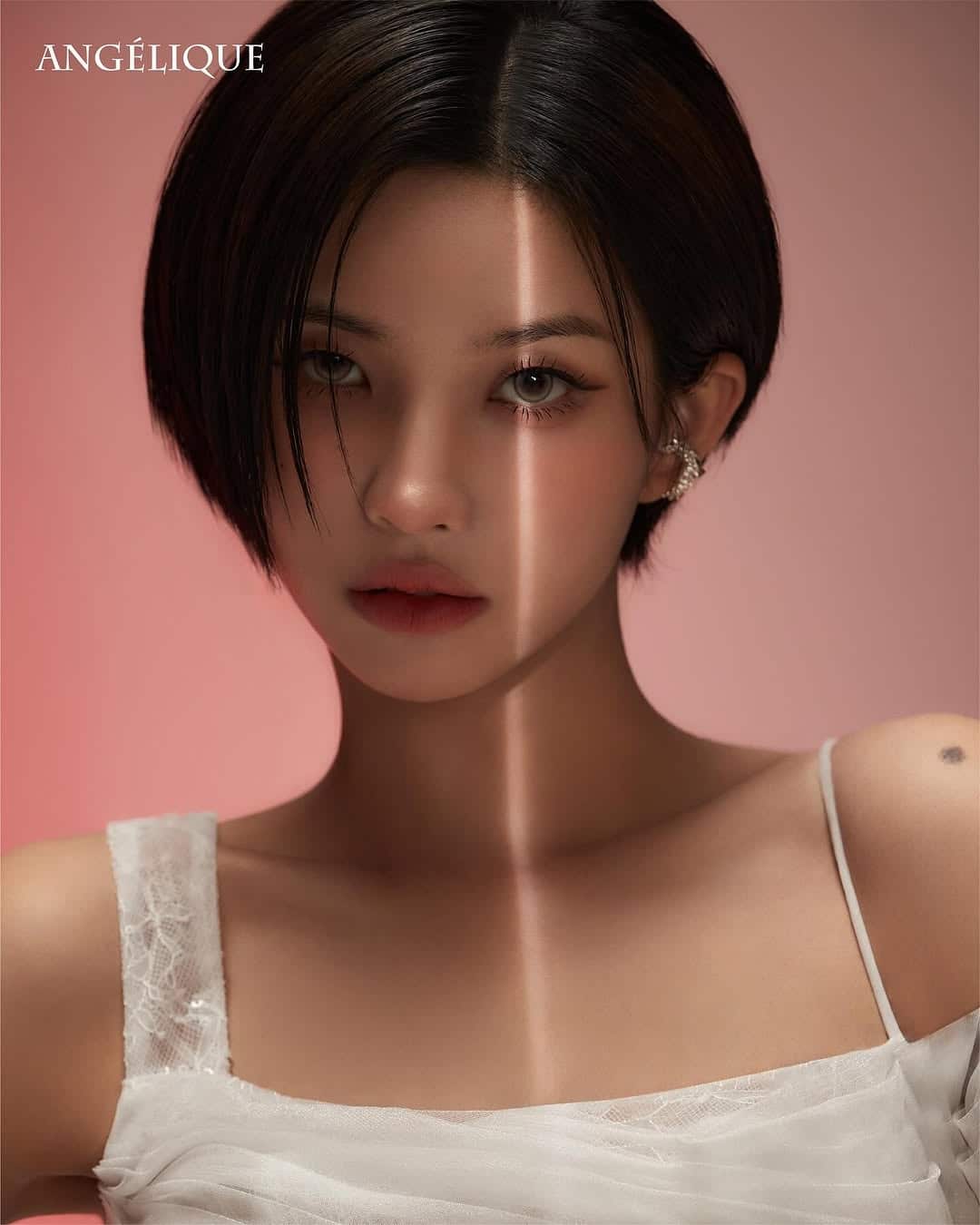 Соён из (G)I-DLE завораживает потрясающей многослойной стрижкой боб в новой фотосессии