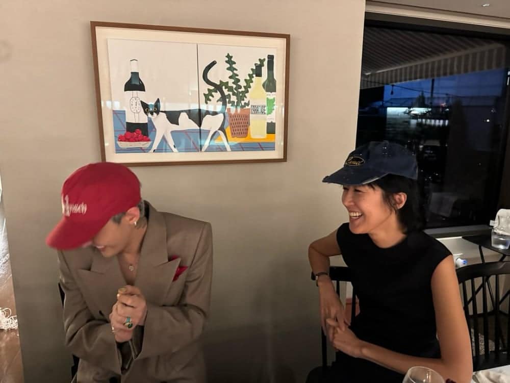Хон Джин Гён делится фото с дня рождения G-Dragon, на котором были Seventeen, Чон Хэ Ин, Dex и Чо Се Хо